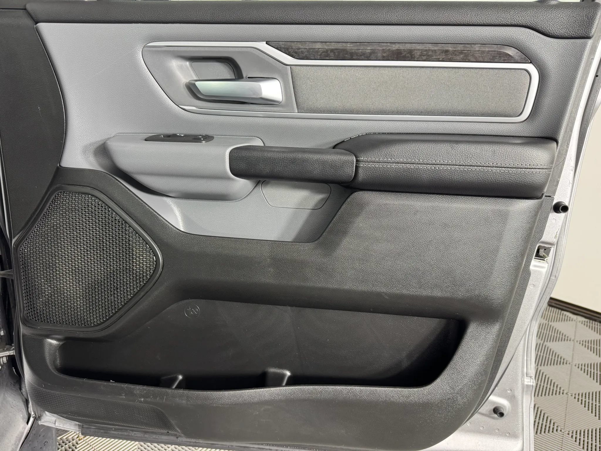 Used 2022 RAM 1500 Big Horn AWD/4WD image 38