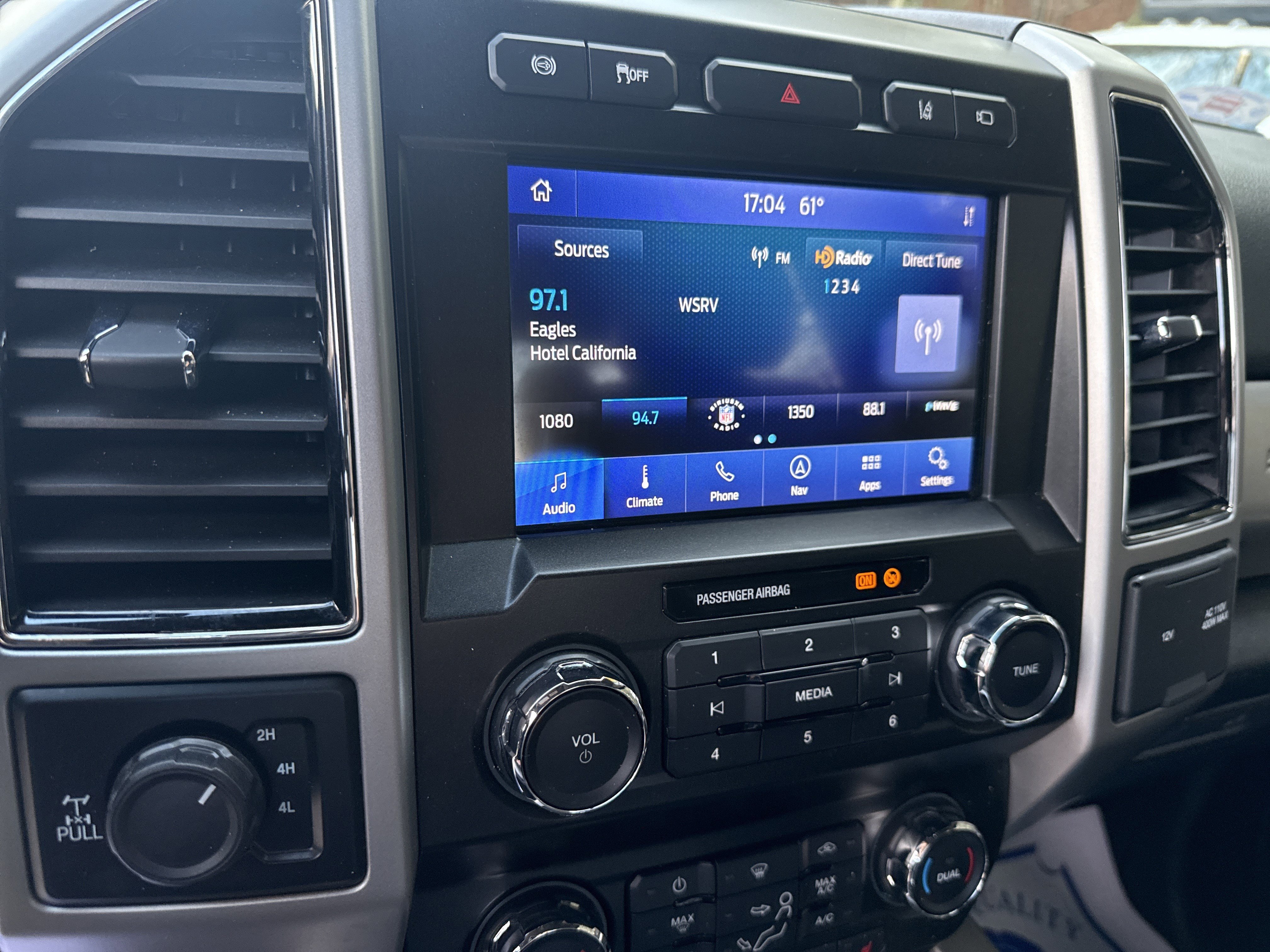 Used 2020 Ford F250 Lariat w/ Chrome Package AWD/4WD image 28