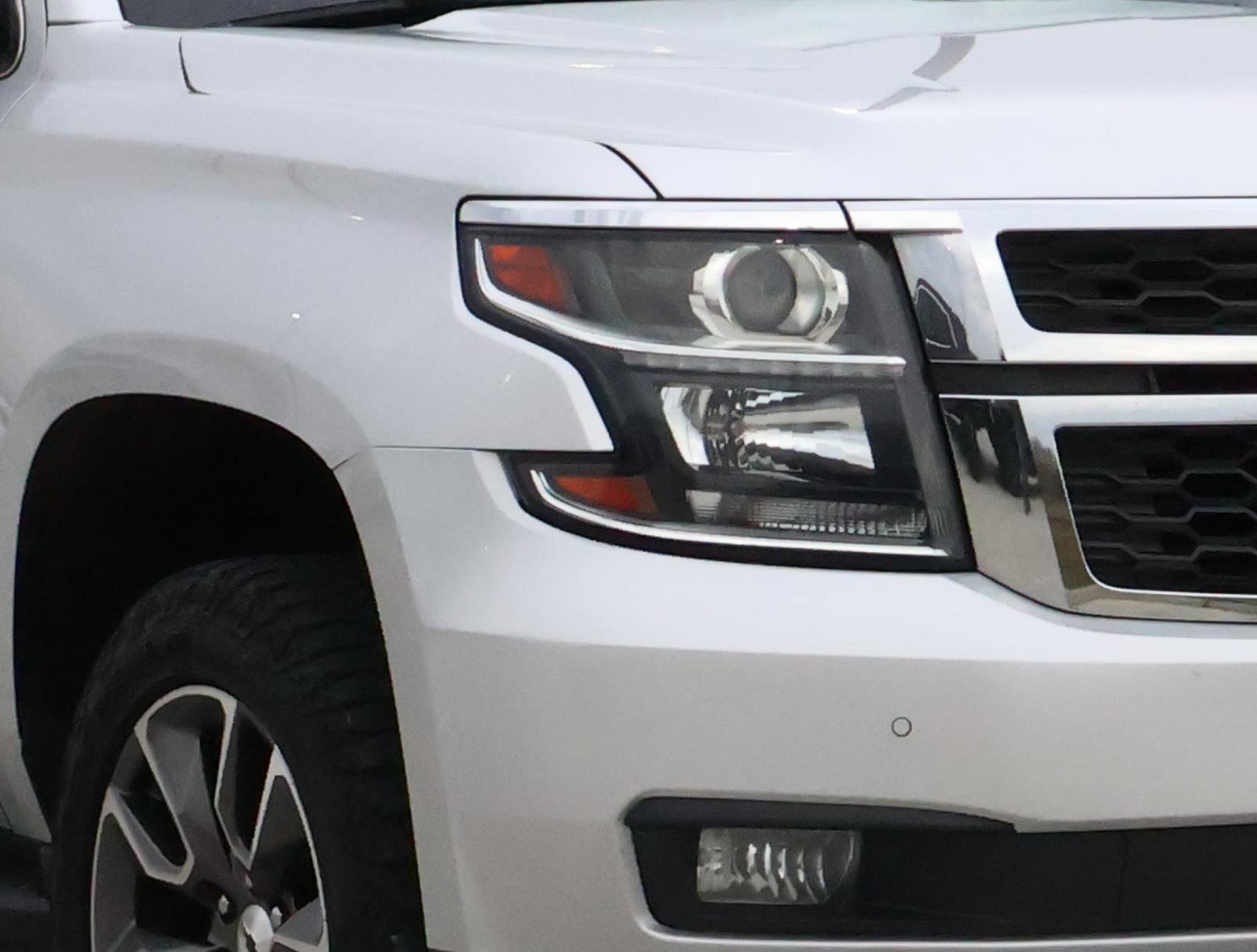 Used 2019 Chevrolet Suburban LT image 7