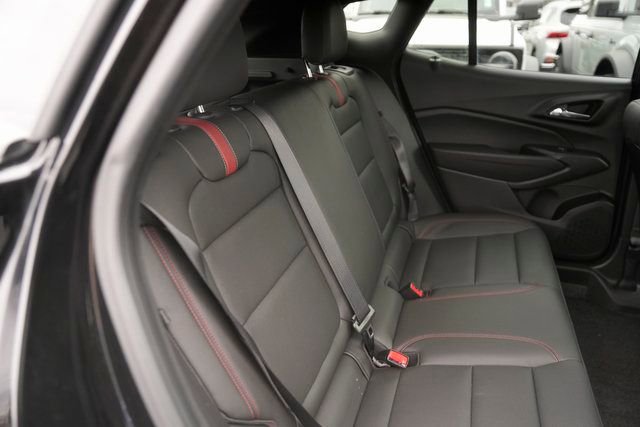 Used 2025 Chevrolet Trax RS w/ Sunroof Package image 17