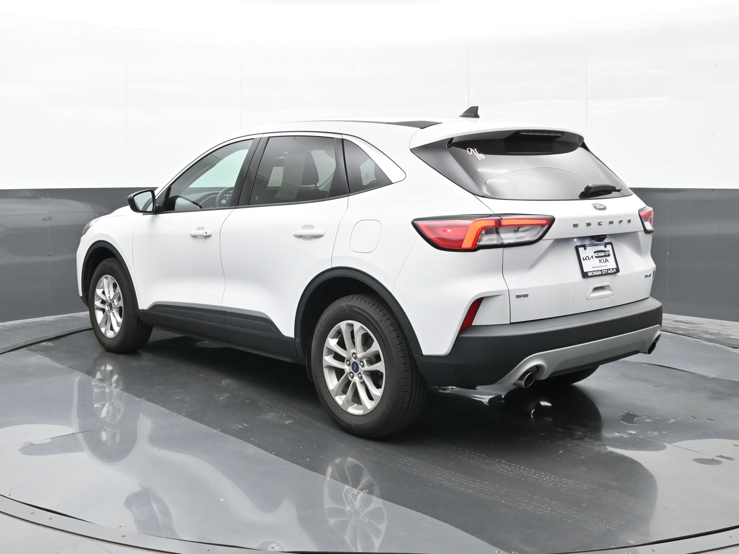 Used 2022 Ford Escape SE w/ Convenience Package image 6