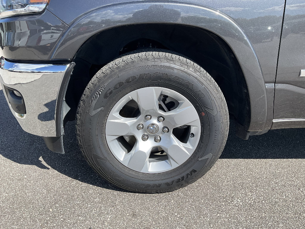 Used 2025 RAM 1500 Big Horn AWD/4WD image 13
