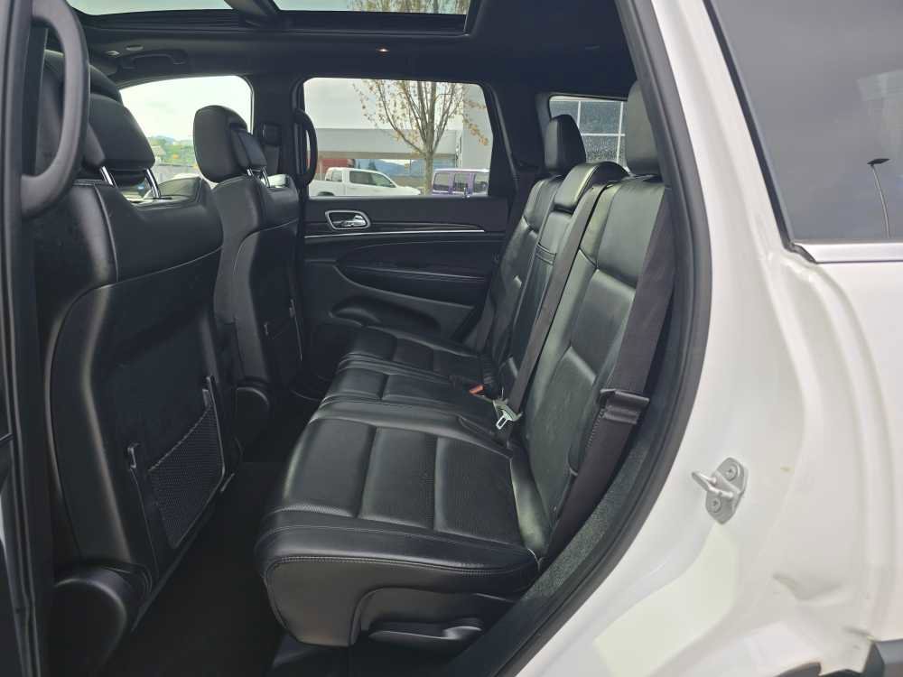 Used 2019 Jeep Grand Cherokee Limited w/ Luxury Group II AWD/4WD image 16
