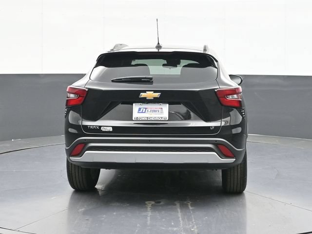 New 2026 Chevrolet Trax LT w/ Driver Confidence Package FWD image 8