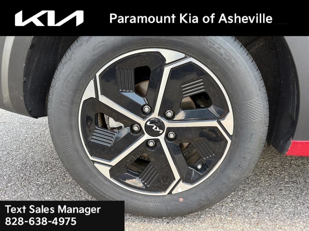 Certified 2025 Kia Niro EX FWD image 30