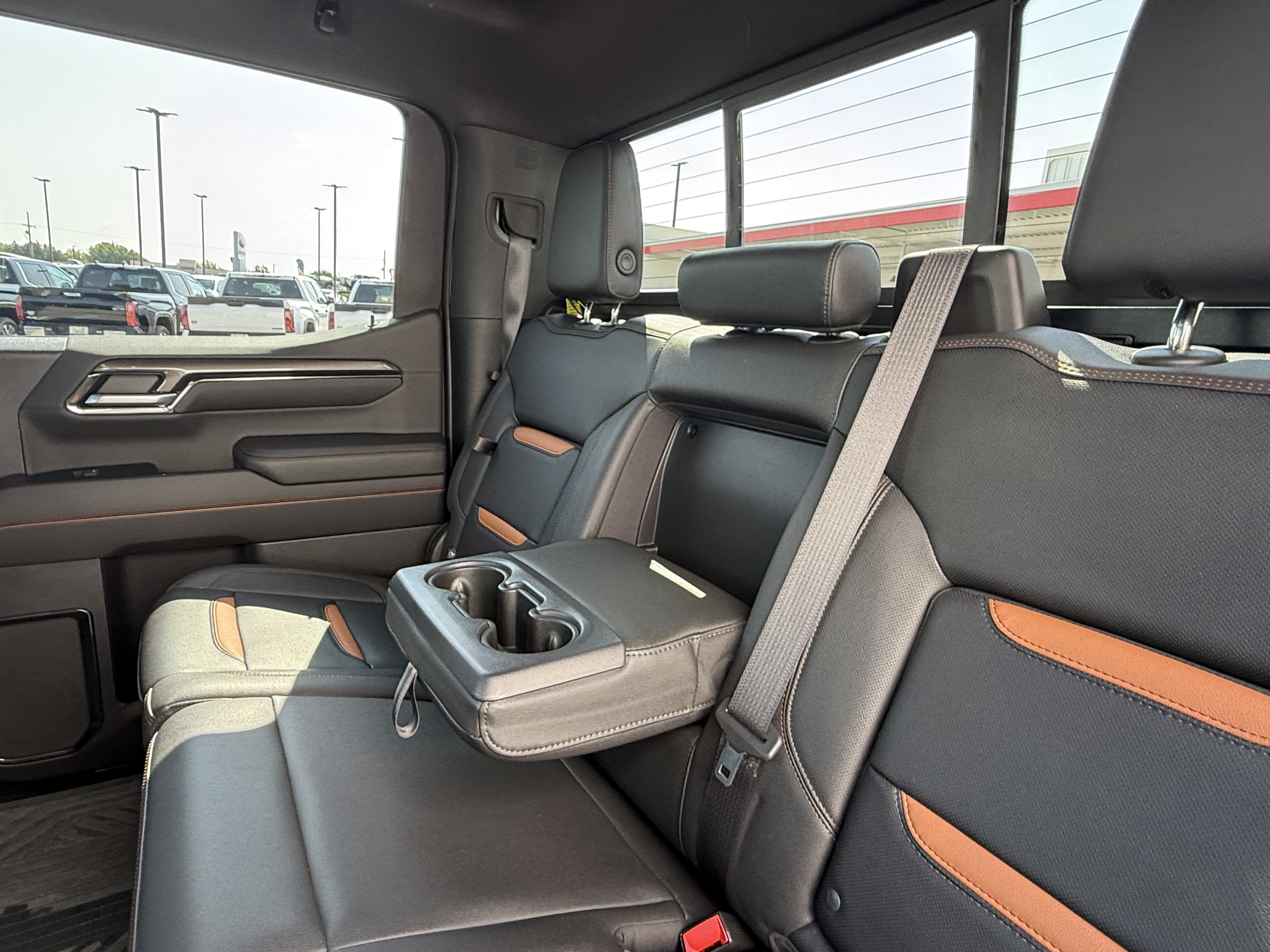 Used 2022 GMC Sierra 1500 AT4 w/ AT4 Premium Package AWD/4WD image 11