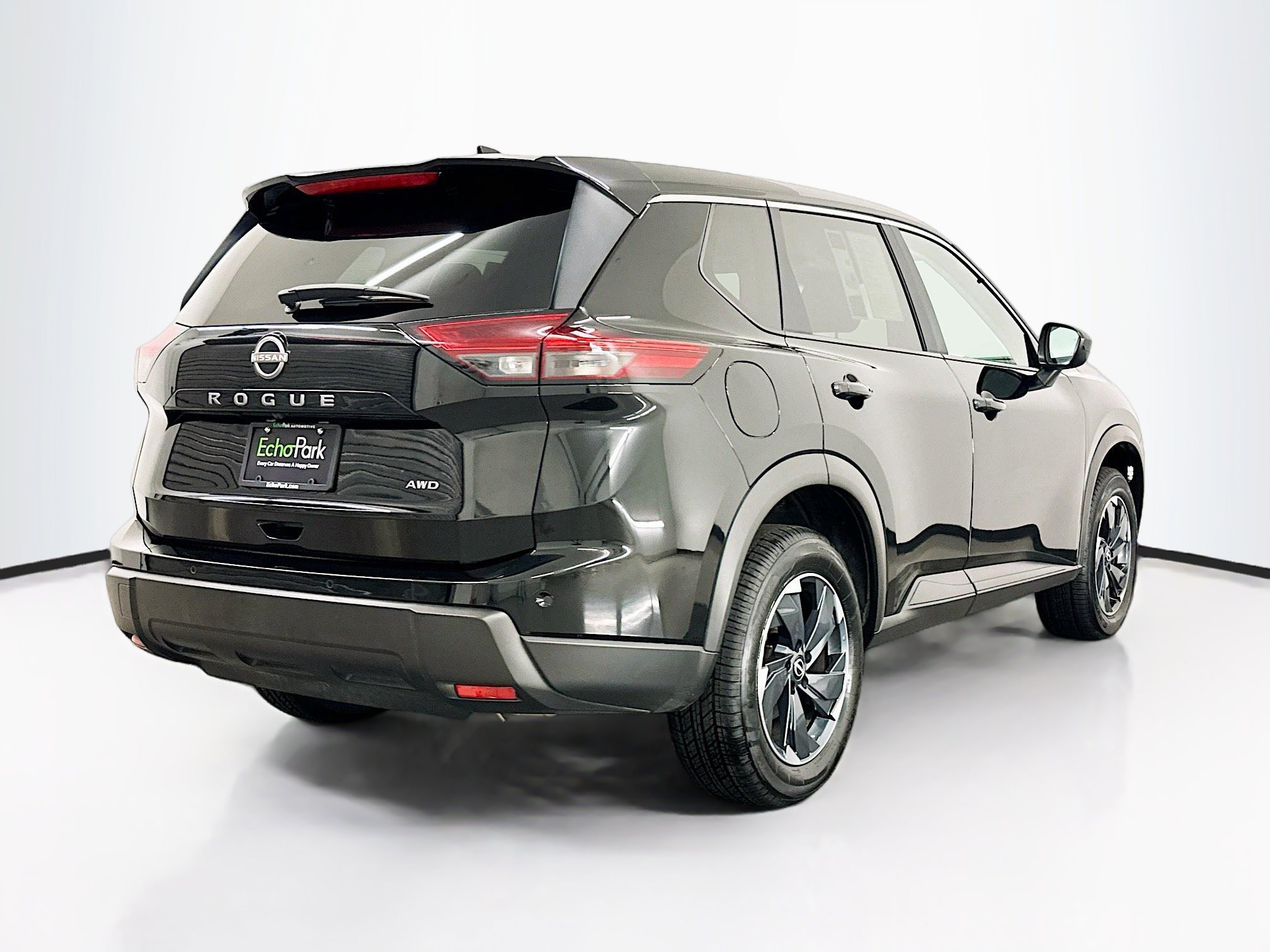 Used 2025 Nissan Rogue SV image 9