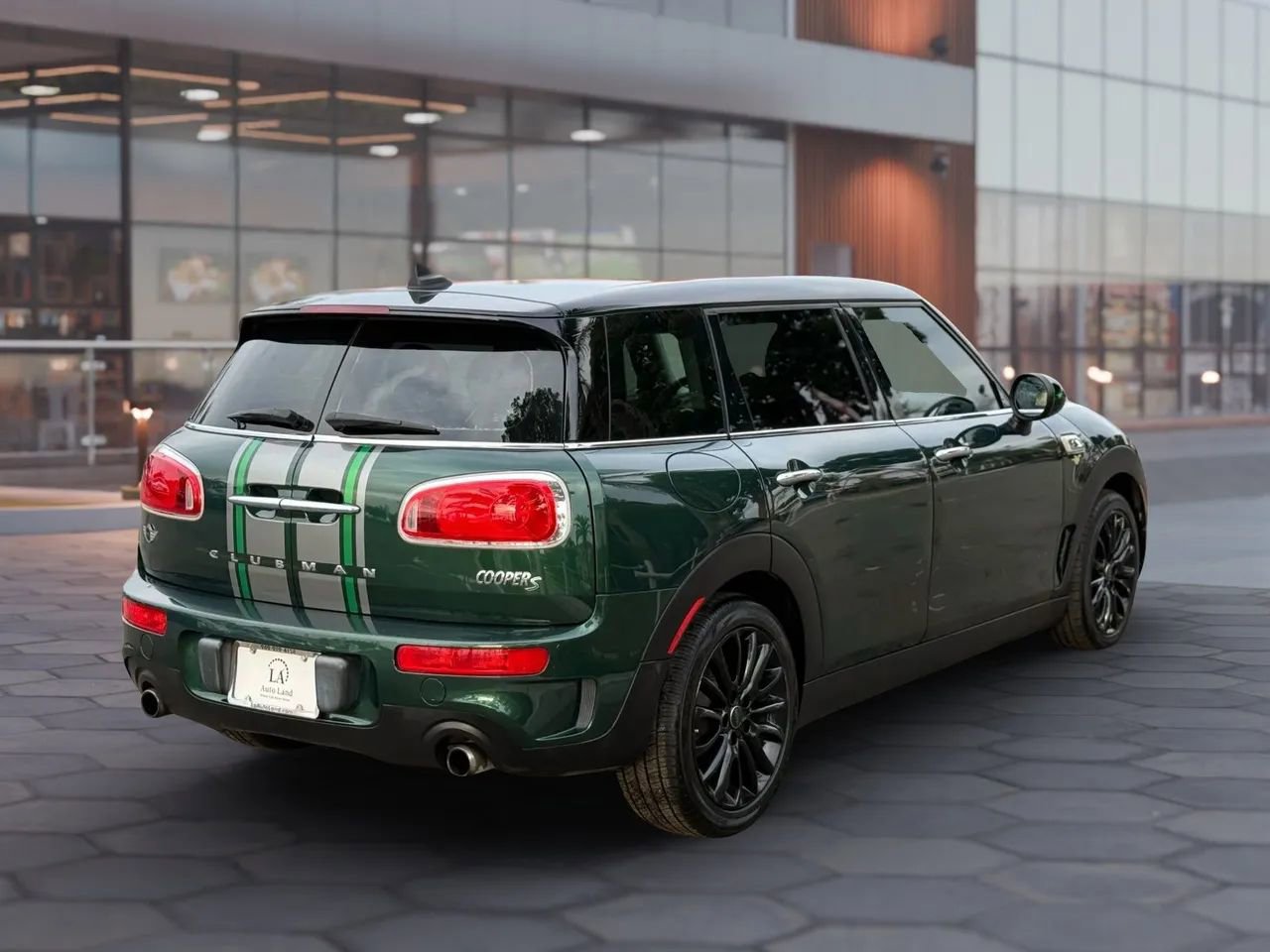 Used 2017 MINI Cooper Clubman S image 6