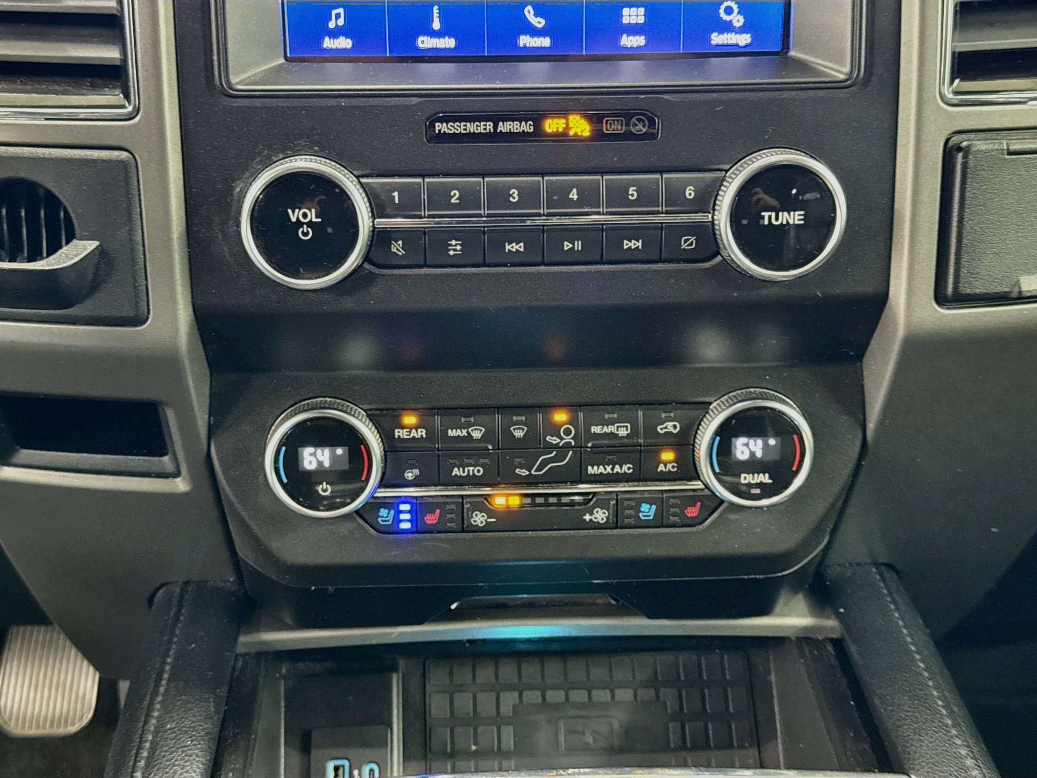 Used 2020 Ford Expedition Max XLT w/ Equipment Group 202A RWD image 23