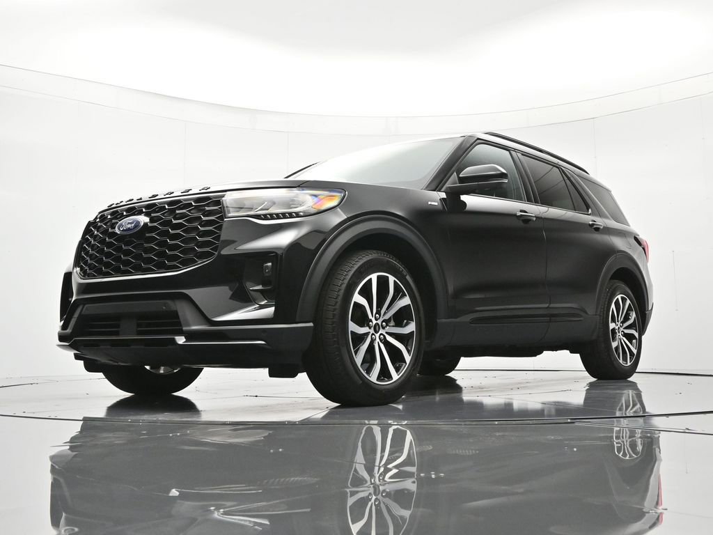 Certified 2025 Ford Explorer ST-Line w/ Premium Package image 38
