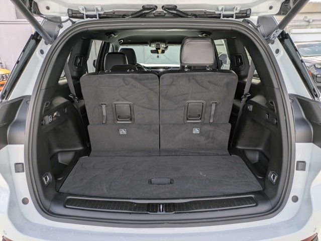 Used 2025 Jeep Grand Cherokee L Limited w/ Trailer Tow Package AWD/4WD image 12