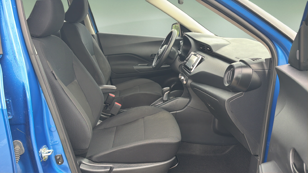 Certified 2025 Nissan Kicks Play S FWD image 17