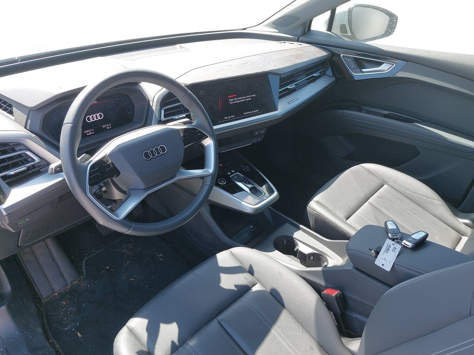 Used 2025 Audi Q4 e-tron Premium w/ Convenience Package AWD/4WD image 5