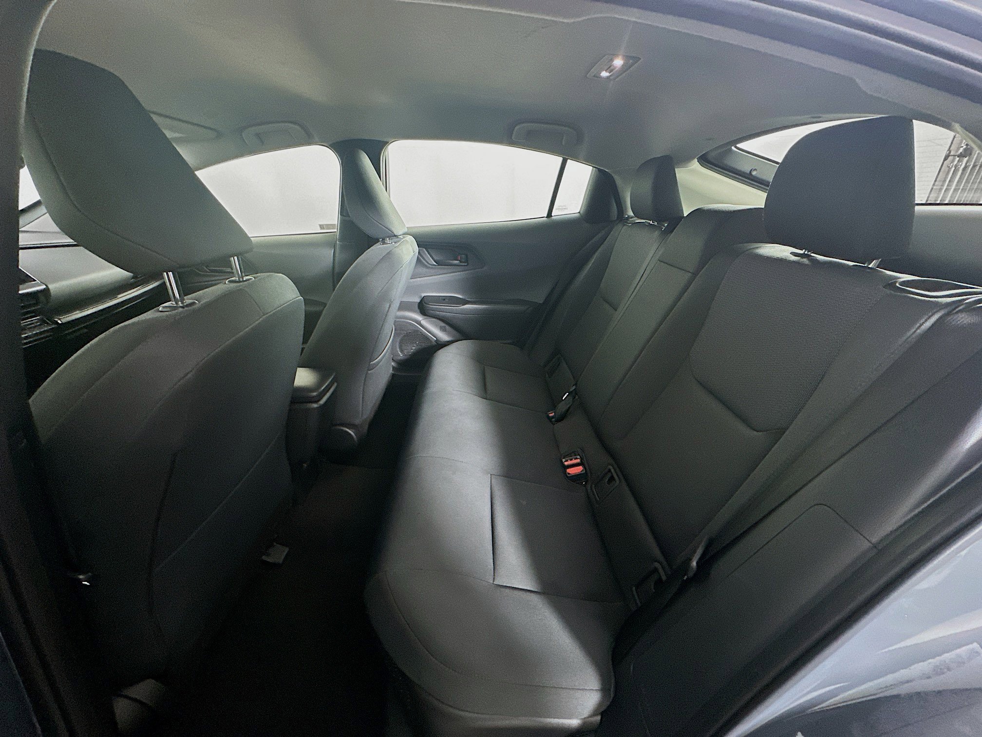 Used 2024 Toyota Prius LE image 28