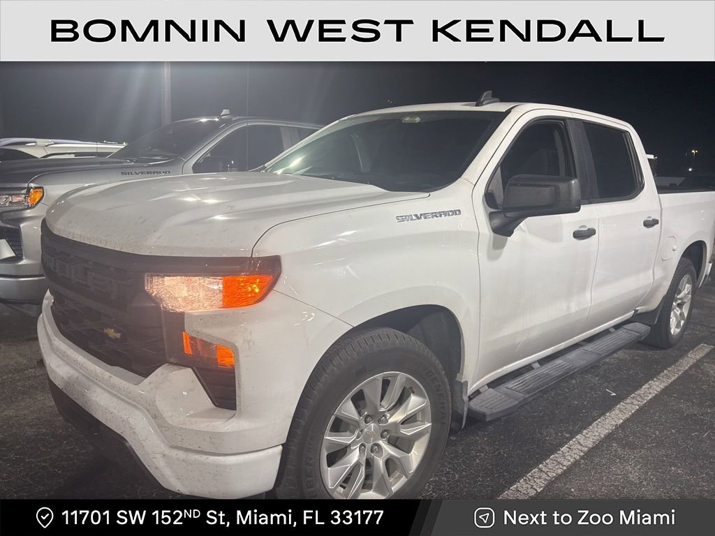 Used 2024 Chevrolet Silverado 1500 Custom image 1