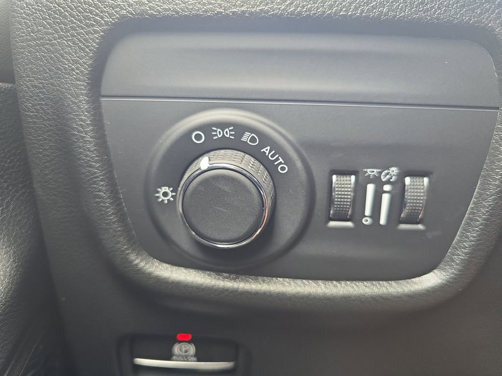 New 2025 Jeep Grand Cherokee Laredo image 27