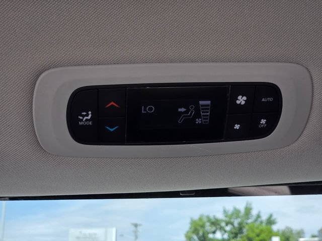 Used 2019 Chrysler Pacifica Touring Plus w/ Advanced Safetytec Group FWD image 15