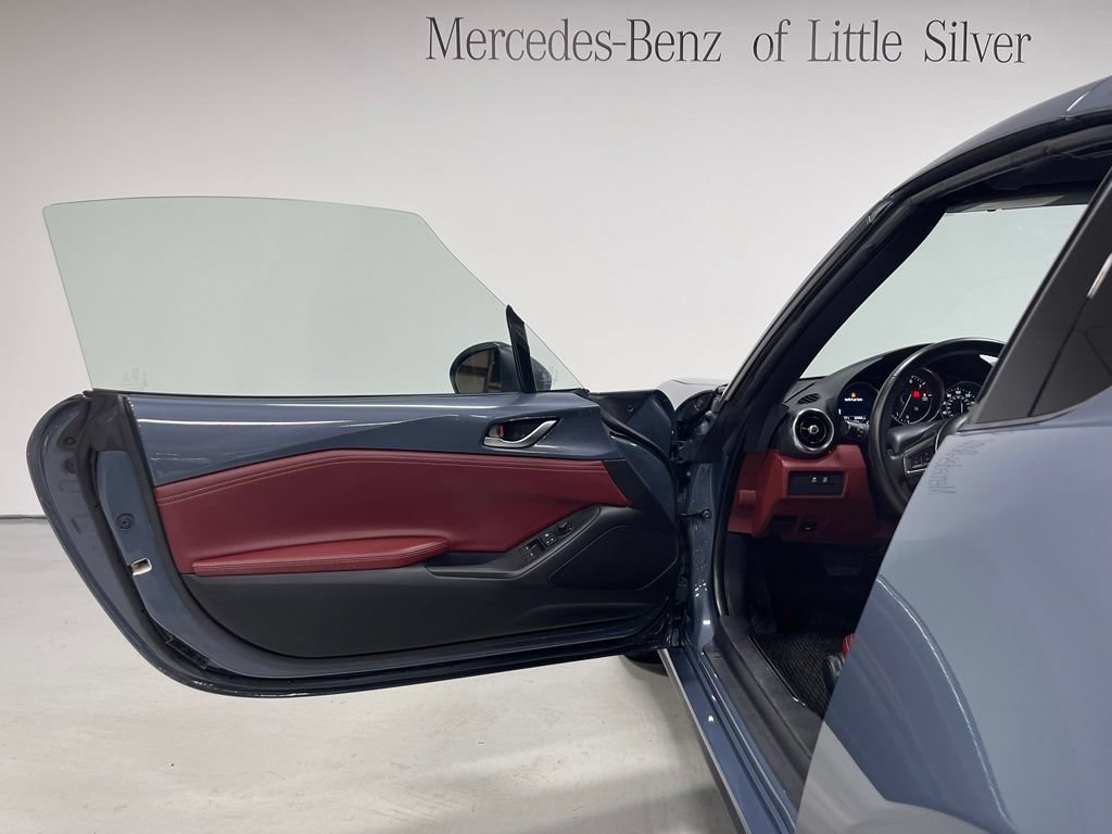Used 2020 MAZDA MX-5 Miata RF Grand Touring RWD image 16