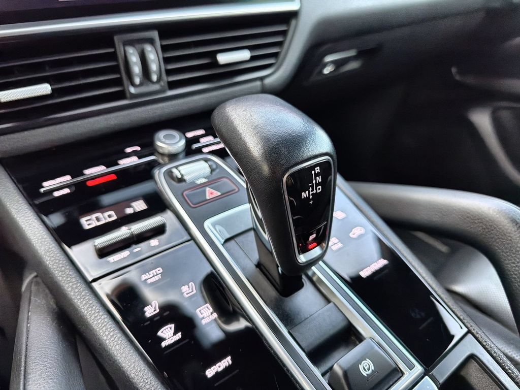 Used 2020 Porsche Cayenne AWD/4WD image 23
