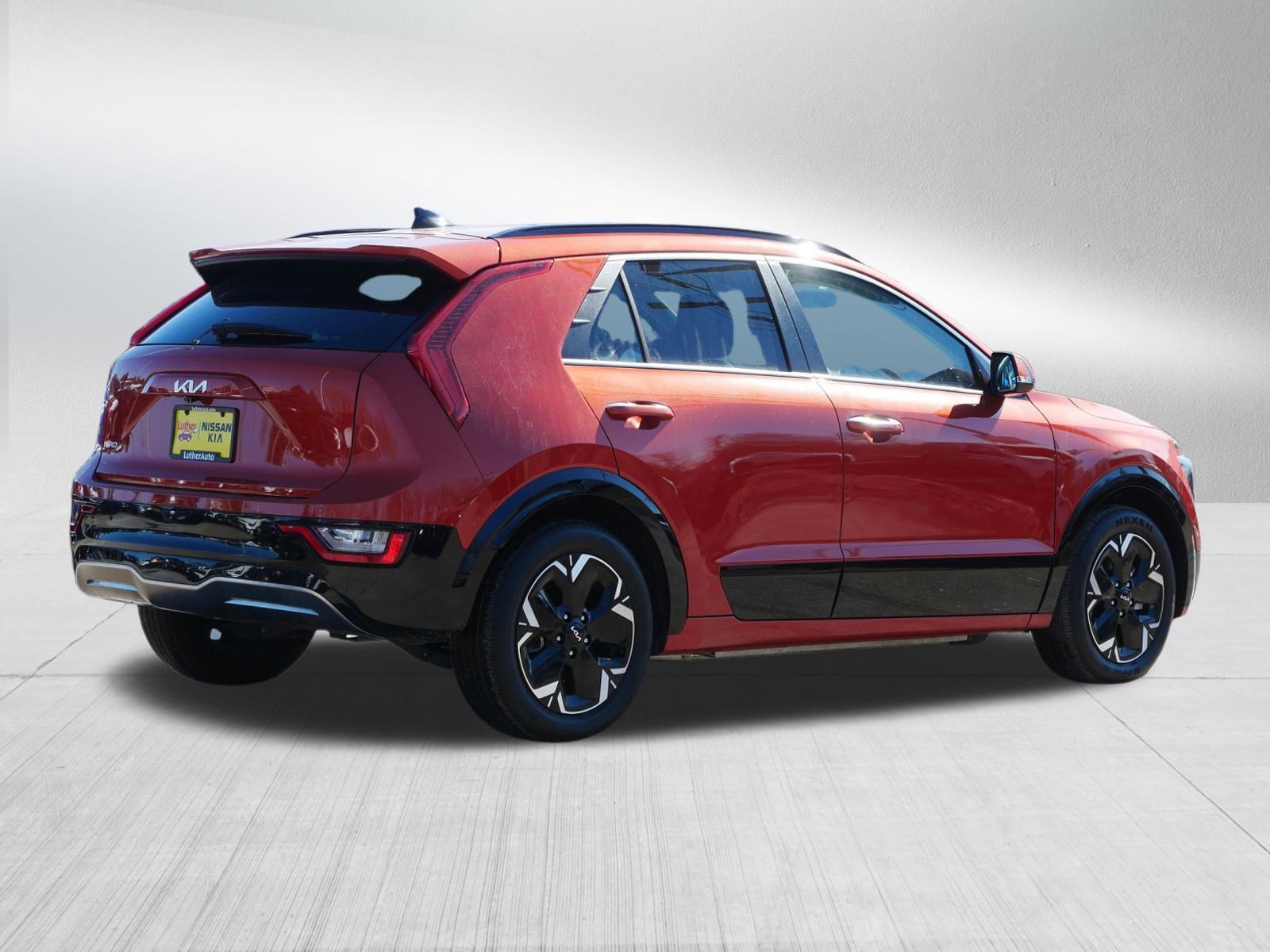Certified 2023 Kia Niro Wave w/ Wave Preserve Package image 7