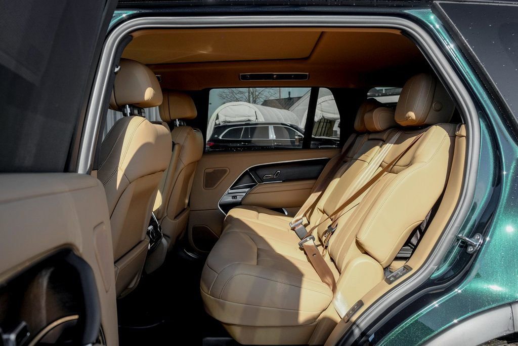 New 2026 Land Rover Range Rover Long Wheelbase SE AWD/4WD image 16