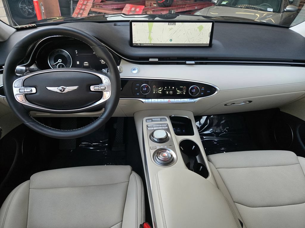 Used 2024 Genesis GV70 2.5T w/ Select Package AWD/4WD image 15