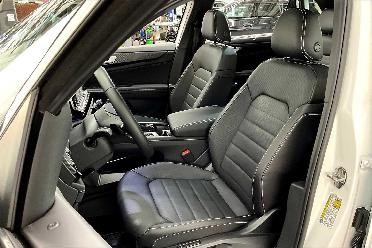 New 2026 Volkswagen Atlas Cross Sport SEL image 11