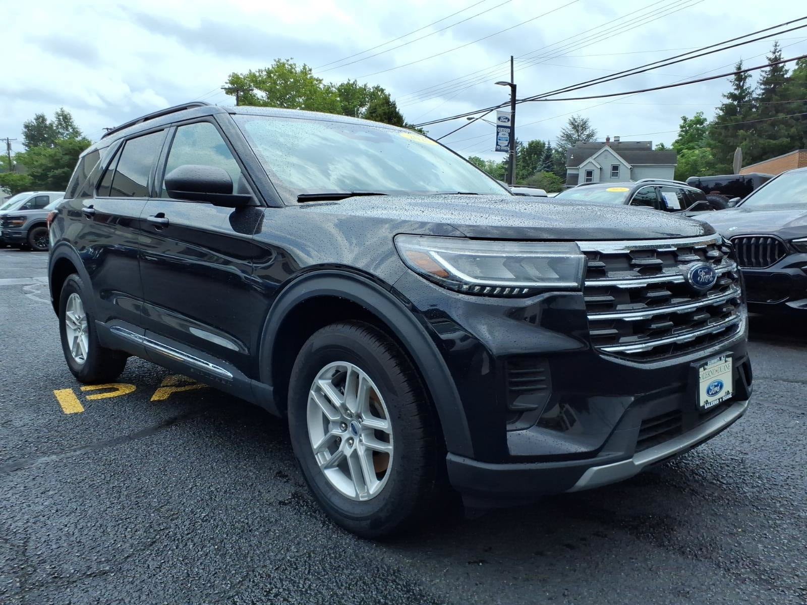 Used 2025 Ford Explorer Active AWD/4WD image 7