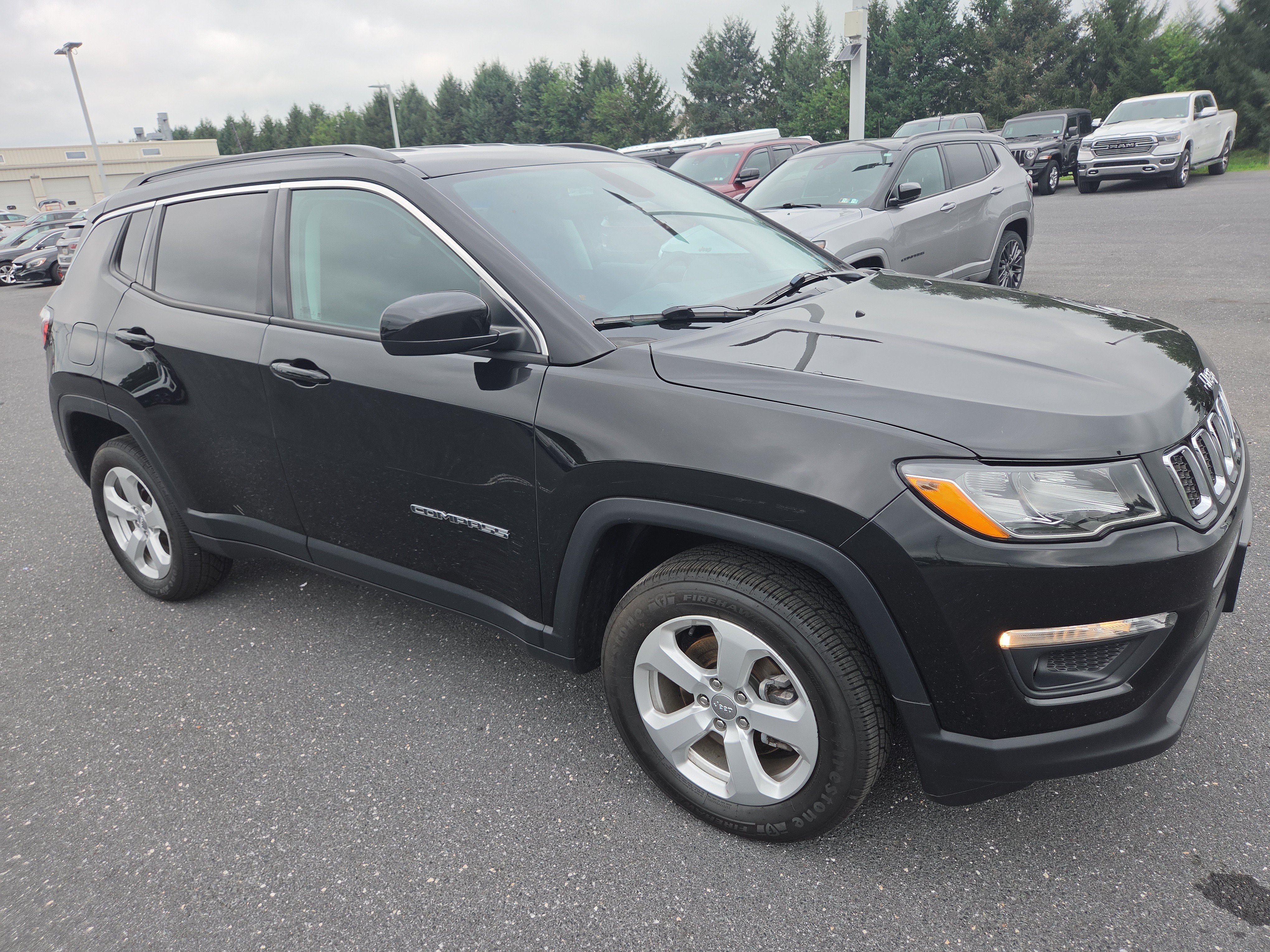 Used 2019 Jeep Compass Latitude w/ Cold Weather Group AWD/4WD image 18