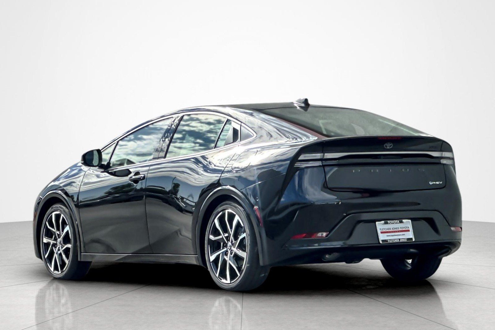 New 2026 Toyota Prius Plug-In Hybrid FWD image 3
