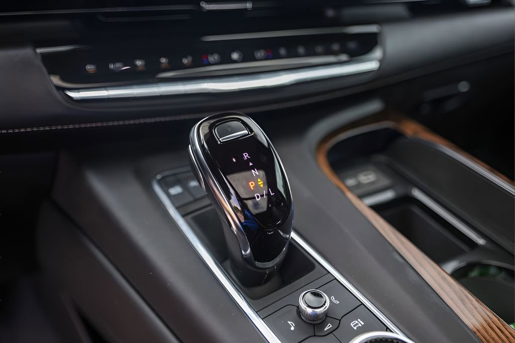 Used 2023 Cadillac Escalade Sport Platinum w/ LPO, ONYX Package AWD/4WD image 20