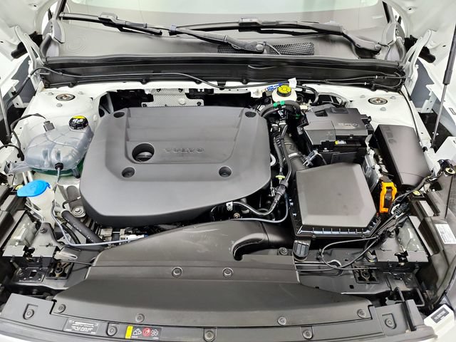 Certified 2023 Volvo XC40 B5 Plus w/ Protection Package Premier AWD/4WD image 30