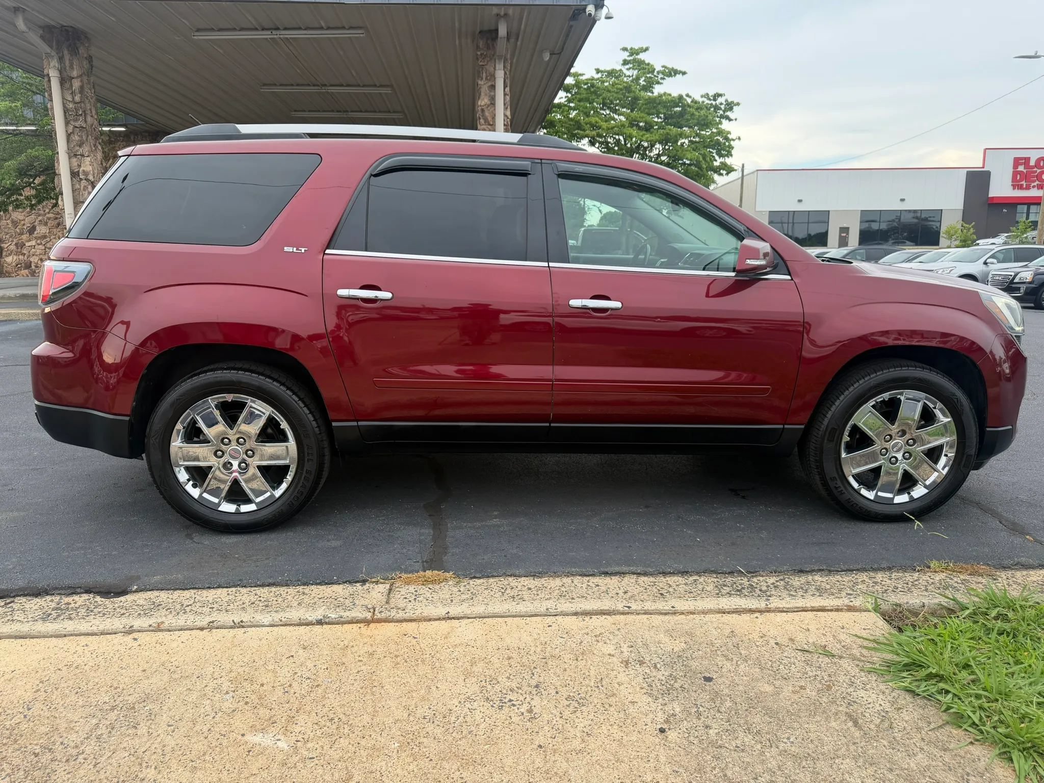 Used 2017 GMC Acadia Limited SLT FWD image 8