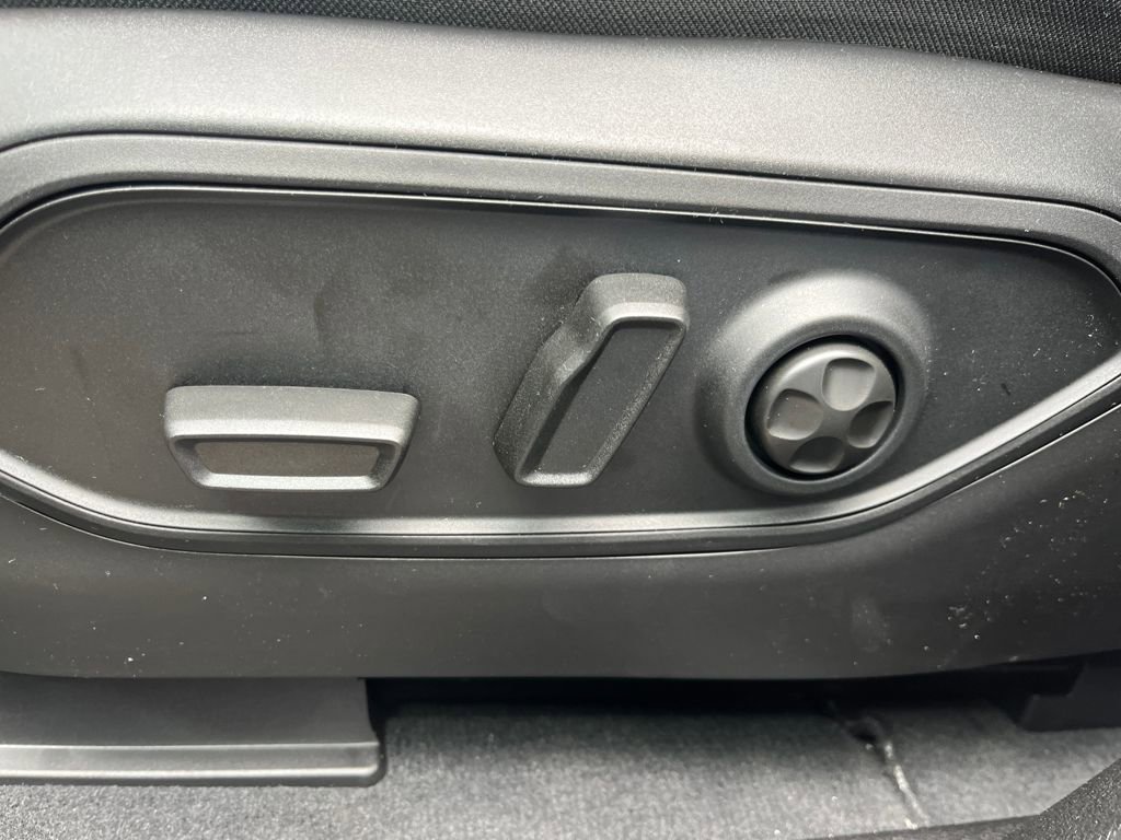 New 2025 Jeep Grand Cherokee L Altitude image 31