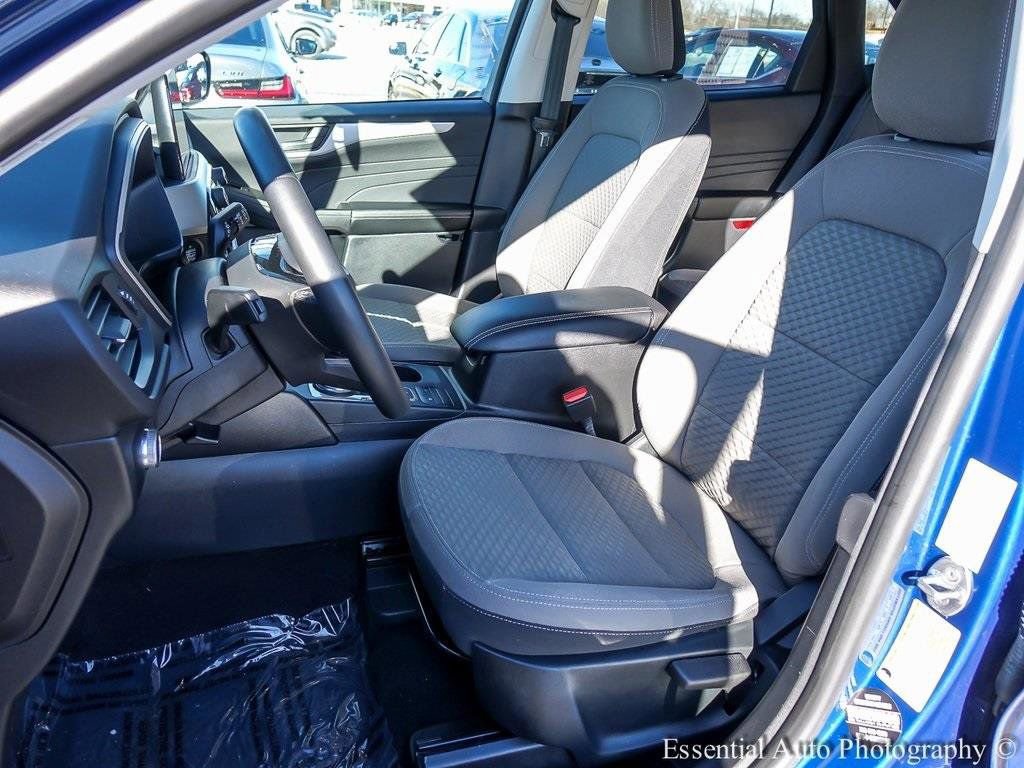 Certified 2022 Ford Escape SE w/ Cold Weather Package image 9