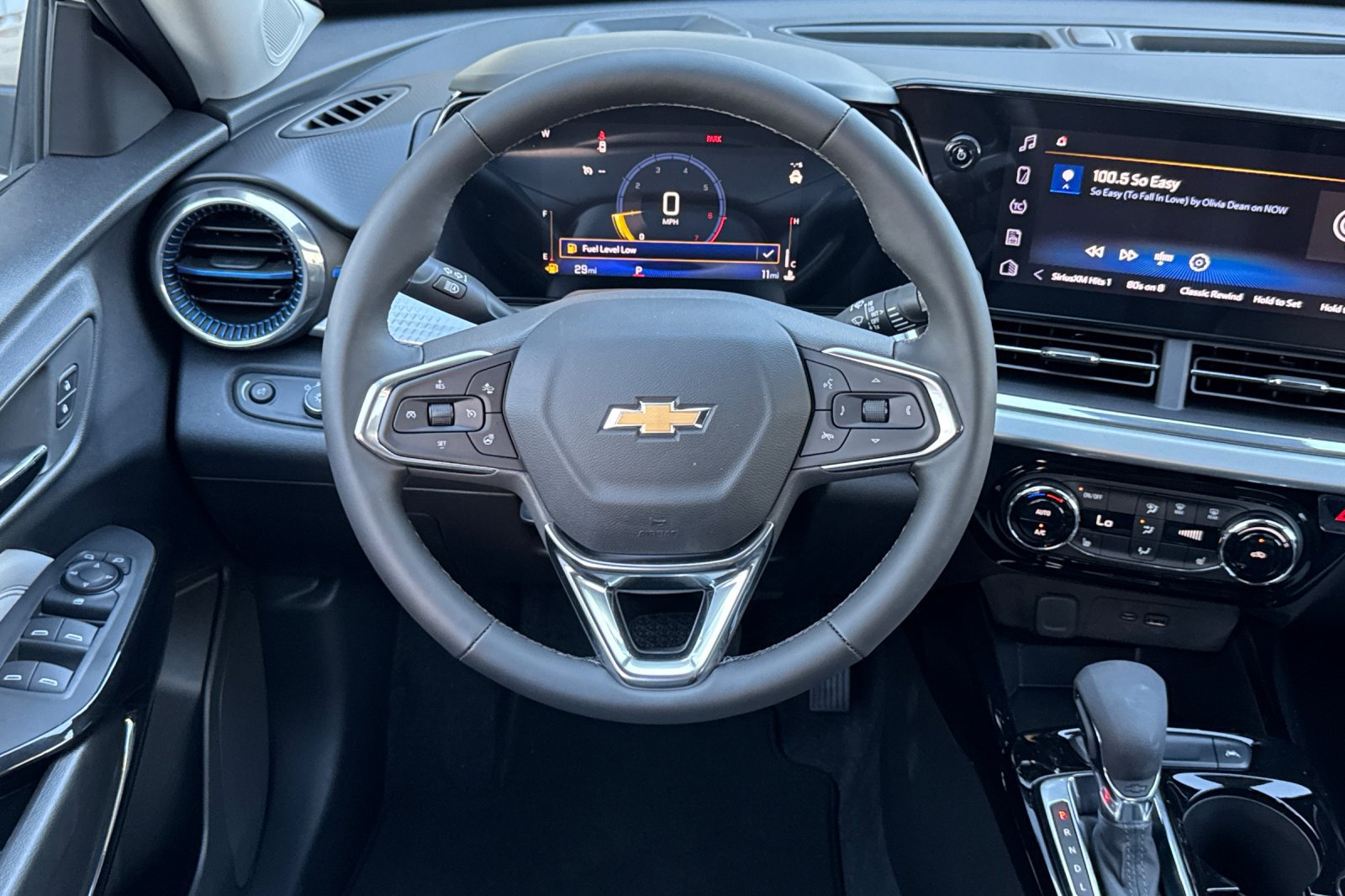 New 2026 Chevrolet Trax LT w/ LT Convenience Package FWD image 13