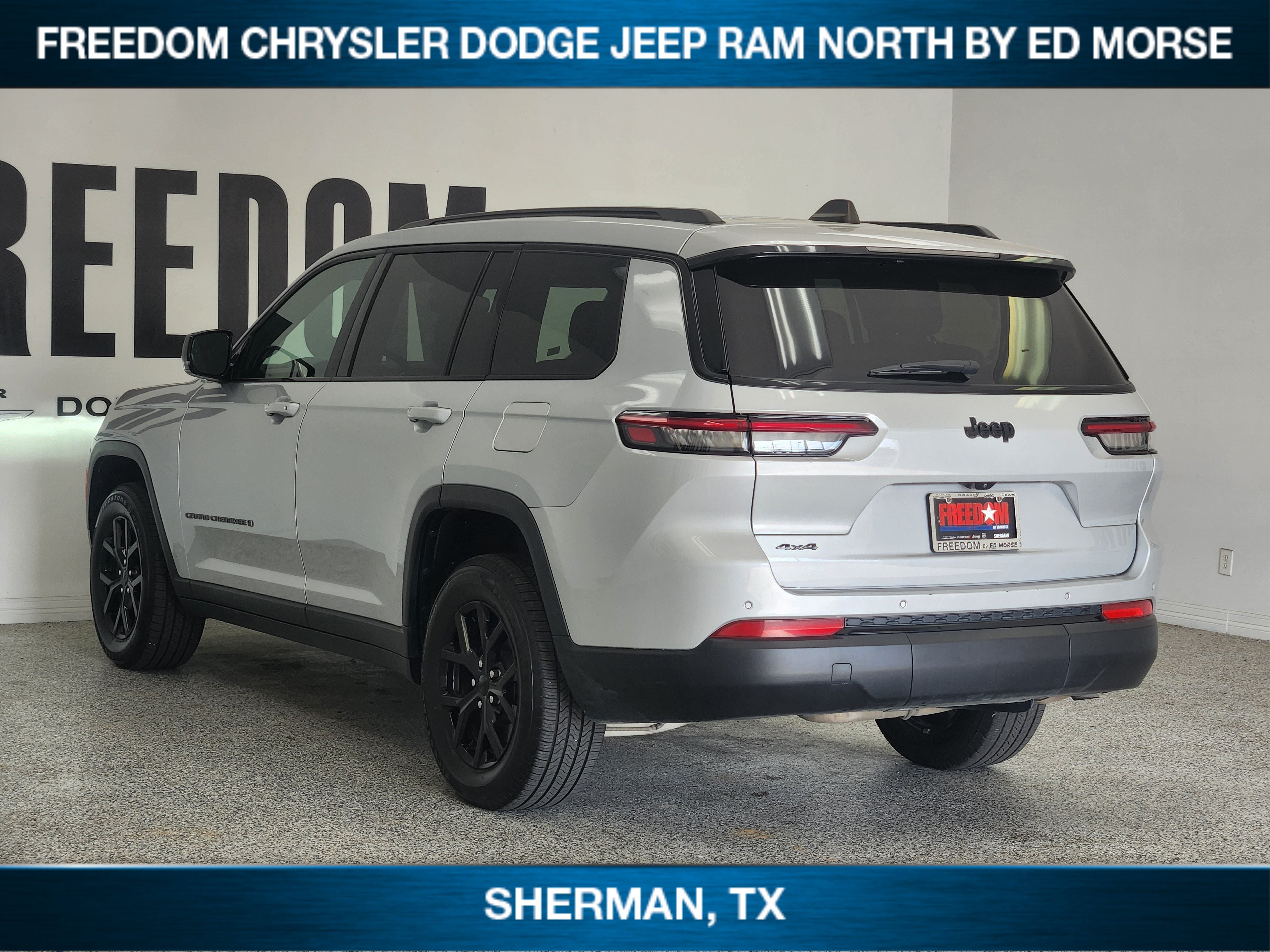 Used 2024 Jeep Grand Cherokee L Laredo AWD/4WD image 3