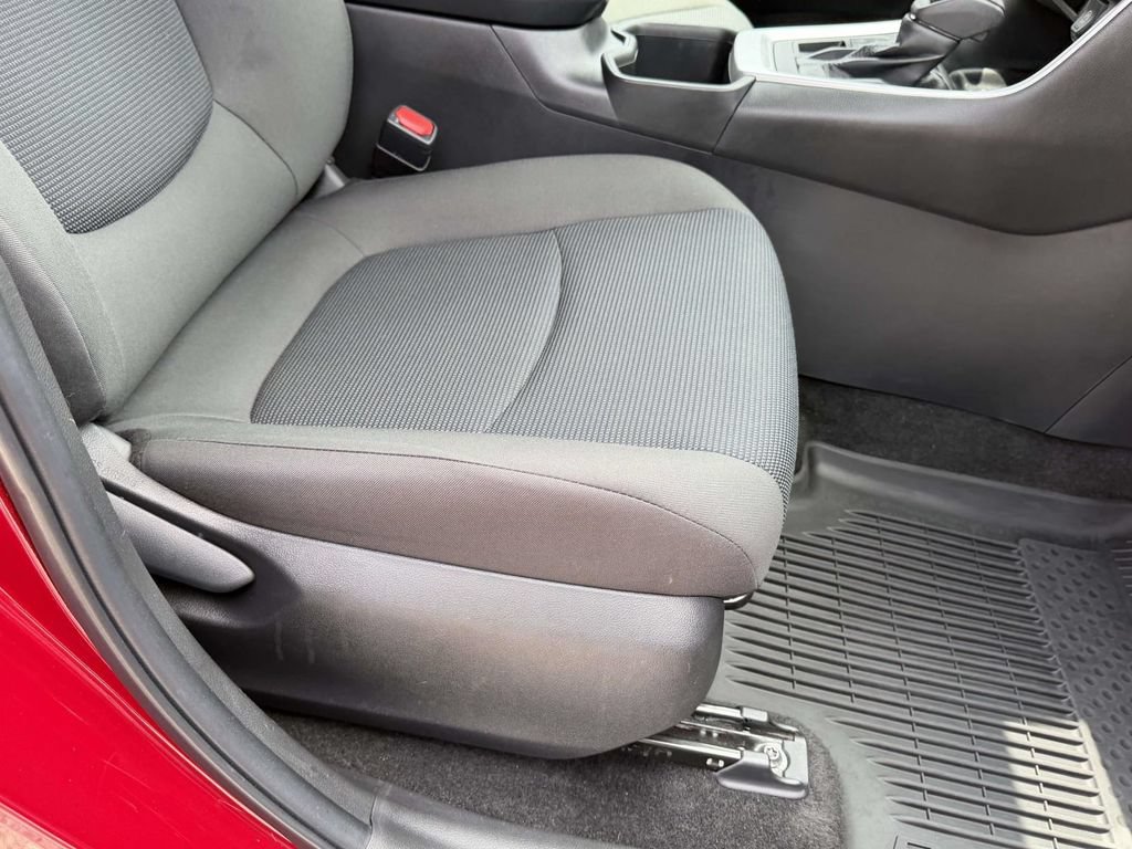 Certified 2023 Toyota RAV4 LE AWD/4WD image 11