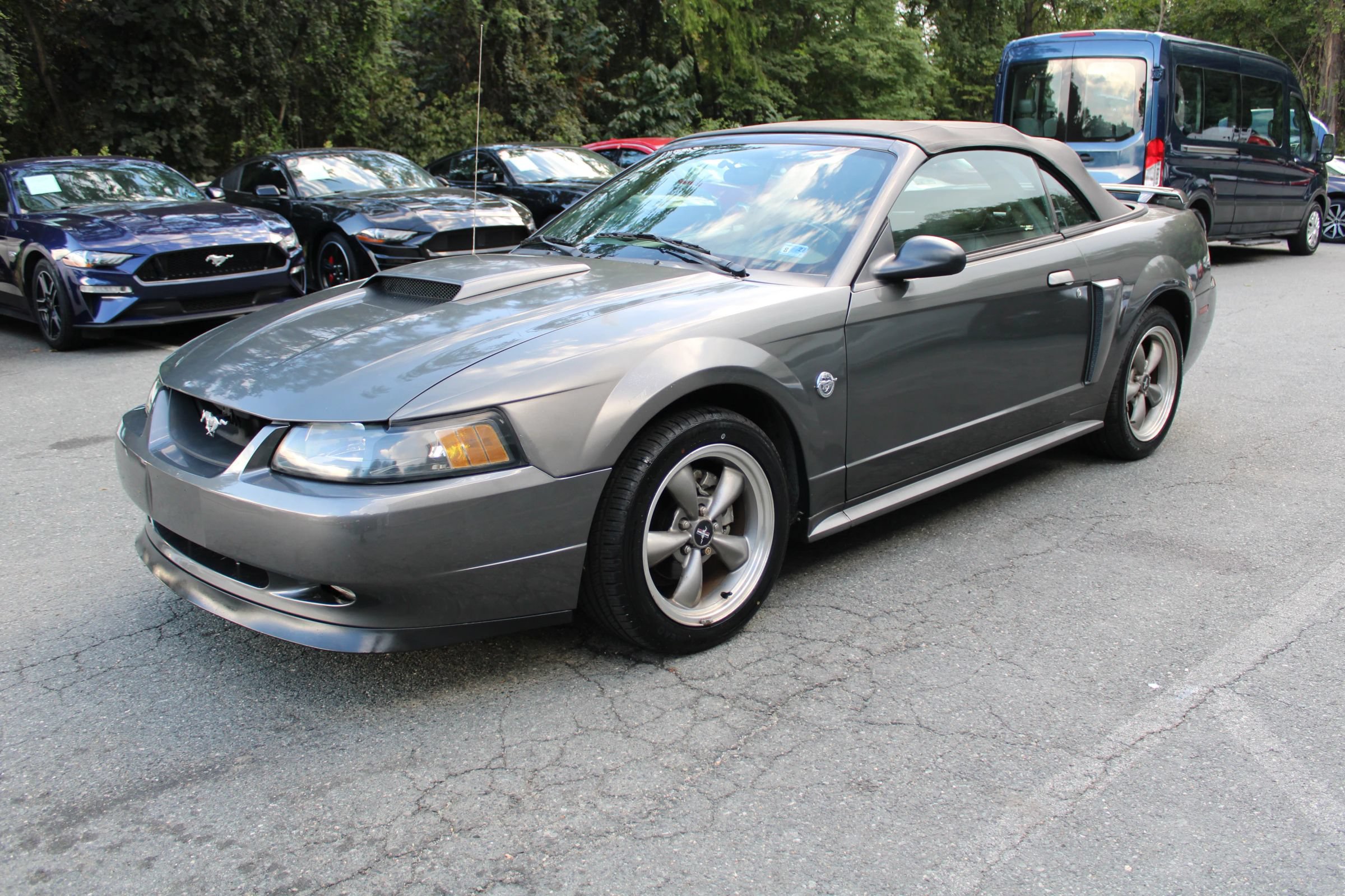 Used 2004 Ford Mustang GT RWD image 4