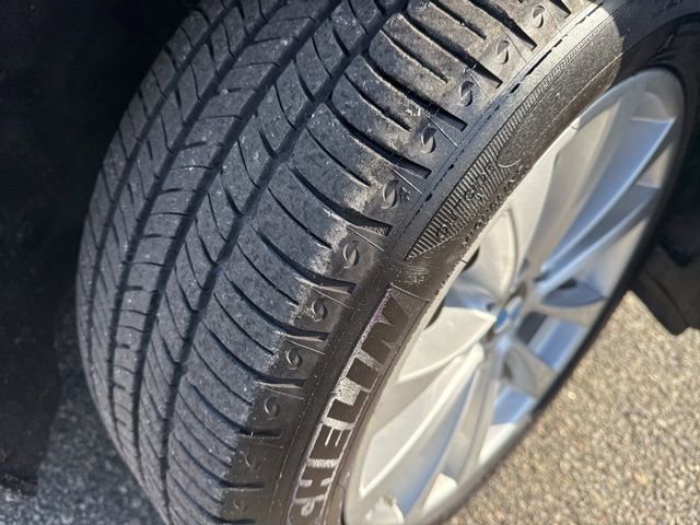 Used 2017 BMW 320i xDrive Sedan image 8