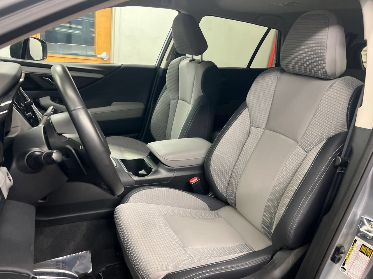 Used 2025 Subaru Outback Premium AWD/4WD image 11