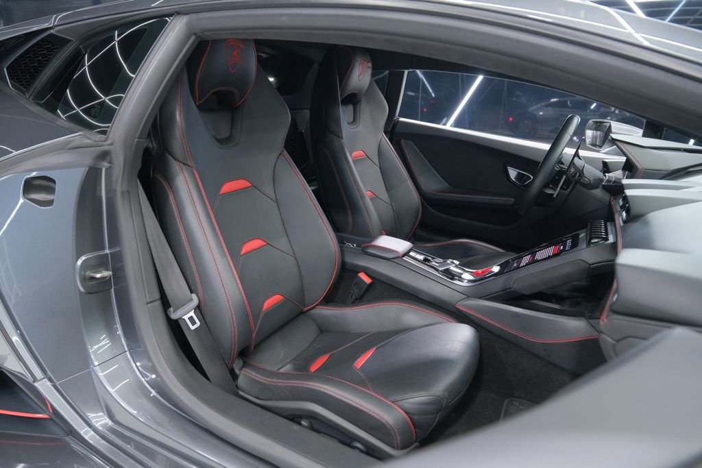 Used 2021 Lamborghini Huracan EVO image 29