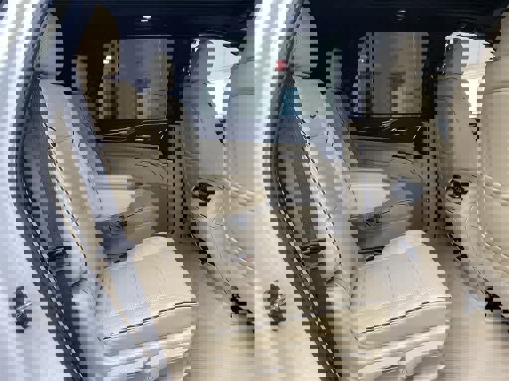 Used 2023 Cadillac Escalade Premium Luxury image 19