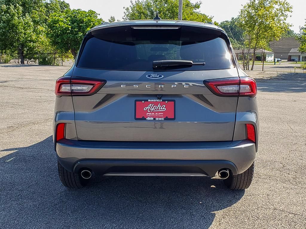 Used 2023 Ford Escape ST-Line FWD image 6