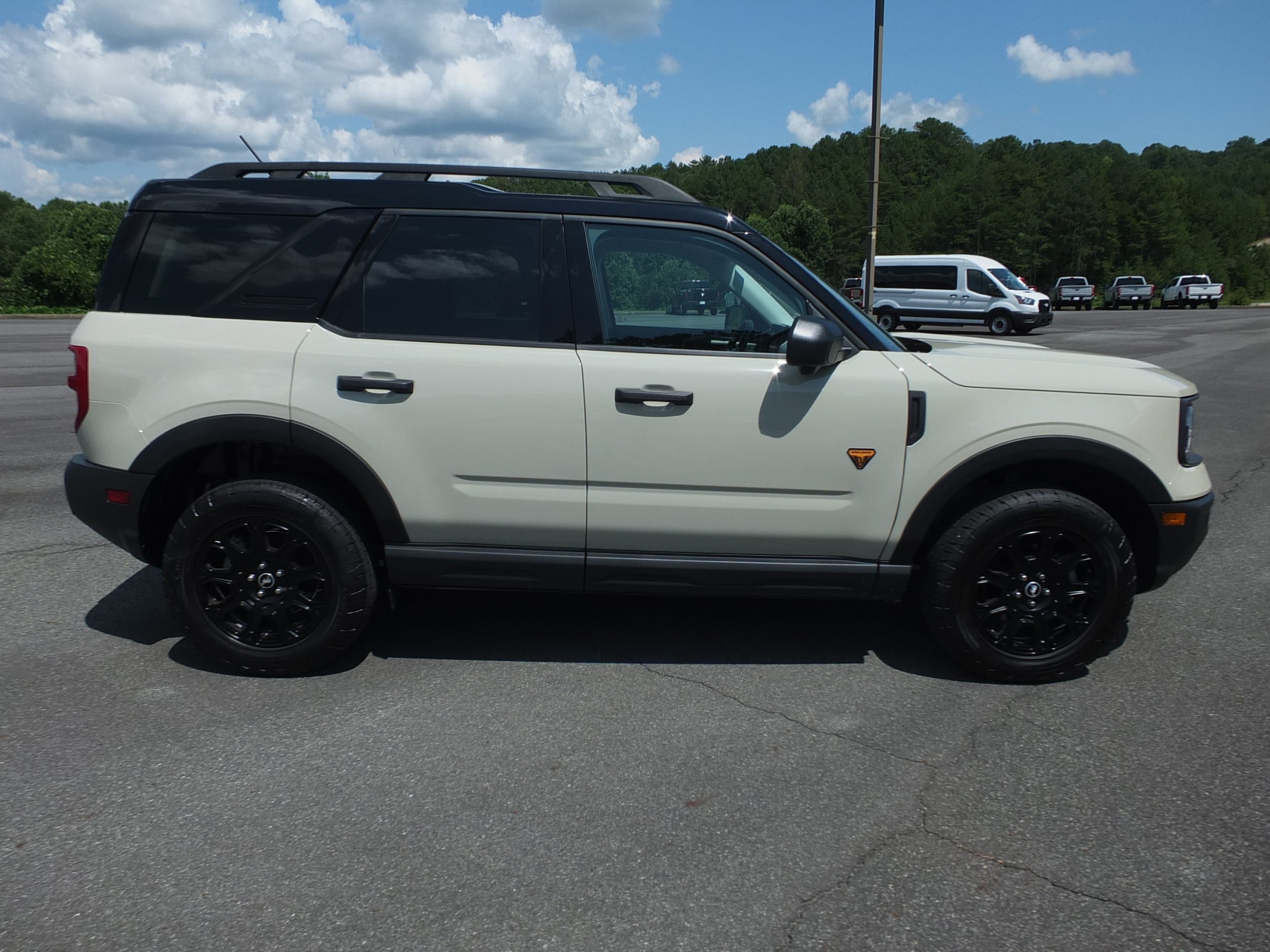 Used 2025 Ford Bronco Sport Badlands AWD/4WD image 2