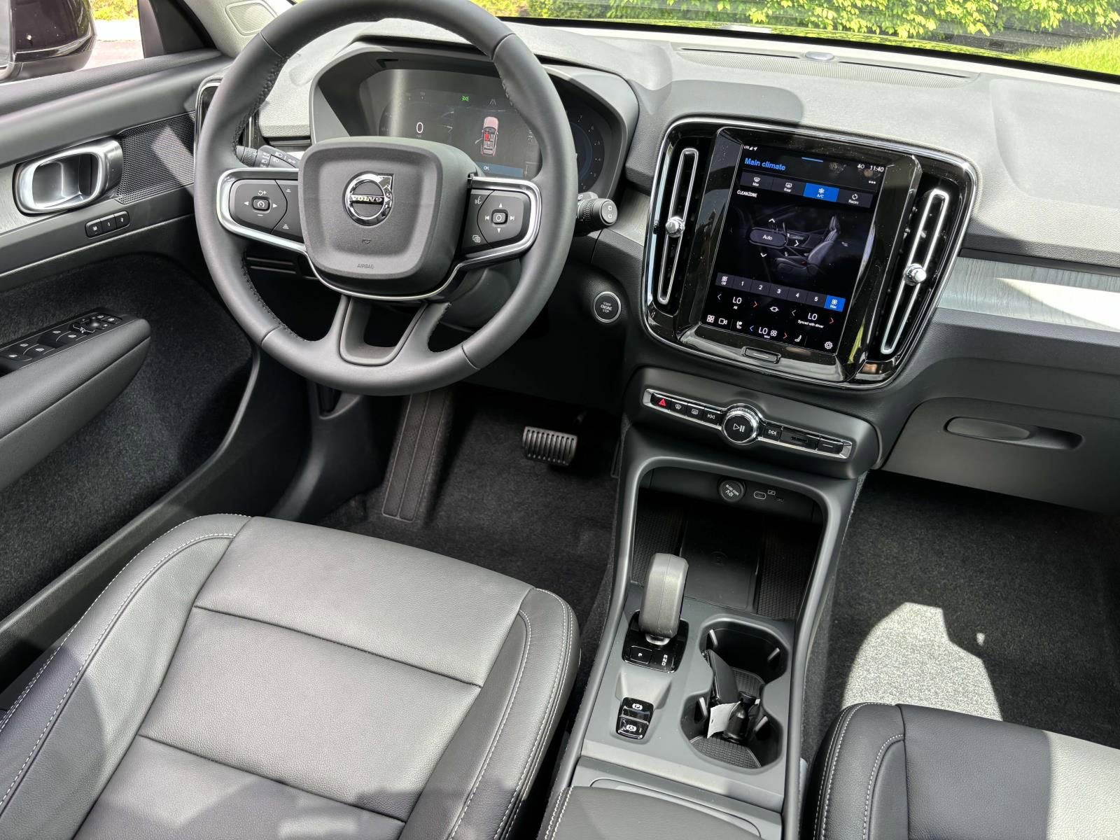 New 2025 Volvo XC40 B5 Core w/ Protection Package Premier AWD/4WD image 30