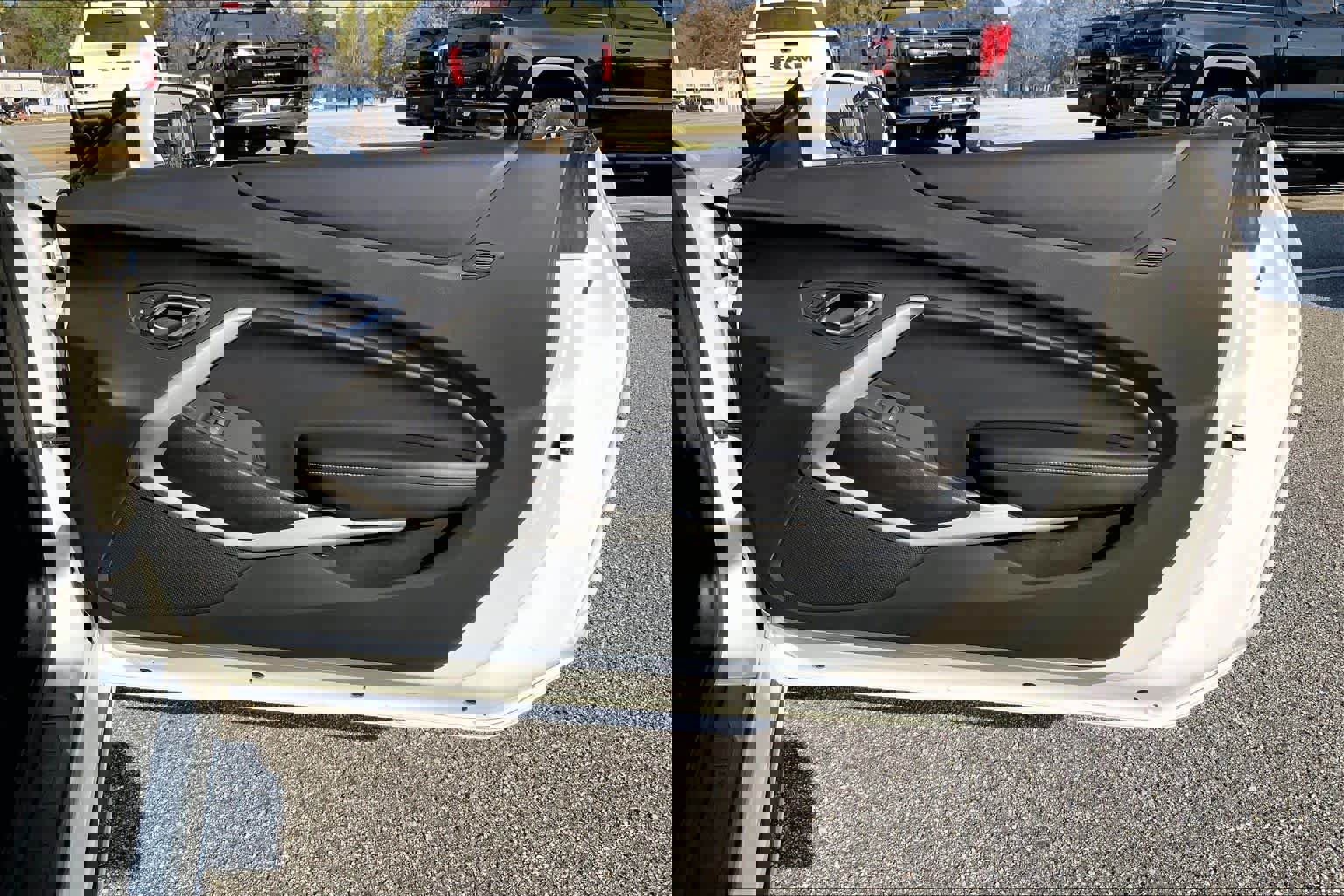 Used 2017 Chevrolet Camaro LT image 21