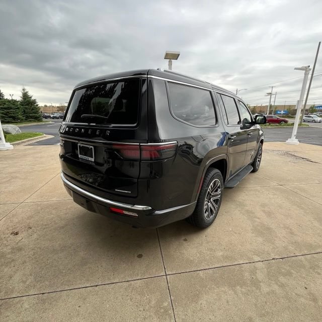 Used 2024 Jeep Wagoneer Series II AWD/4WD image 4