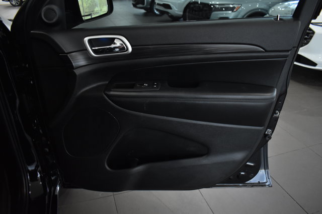 Used 2021 Jeep Grand Cherokee Laredo X AWD/4WD image 13