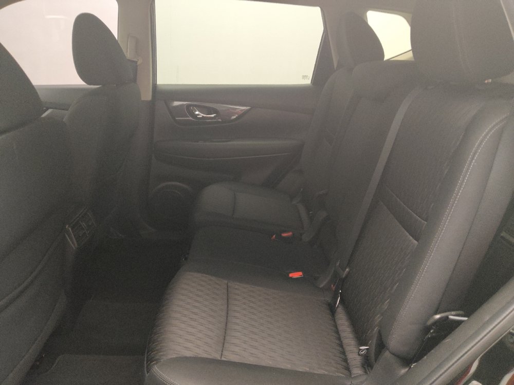 Used 2020 Nissan Rogue SV FWD image 18
